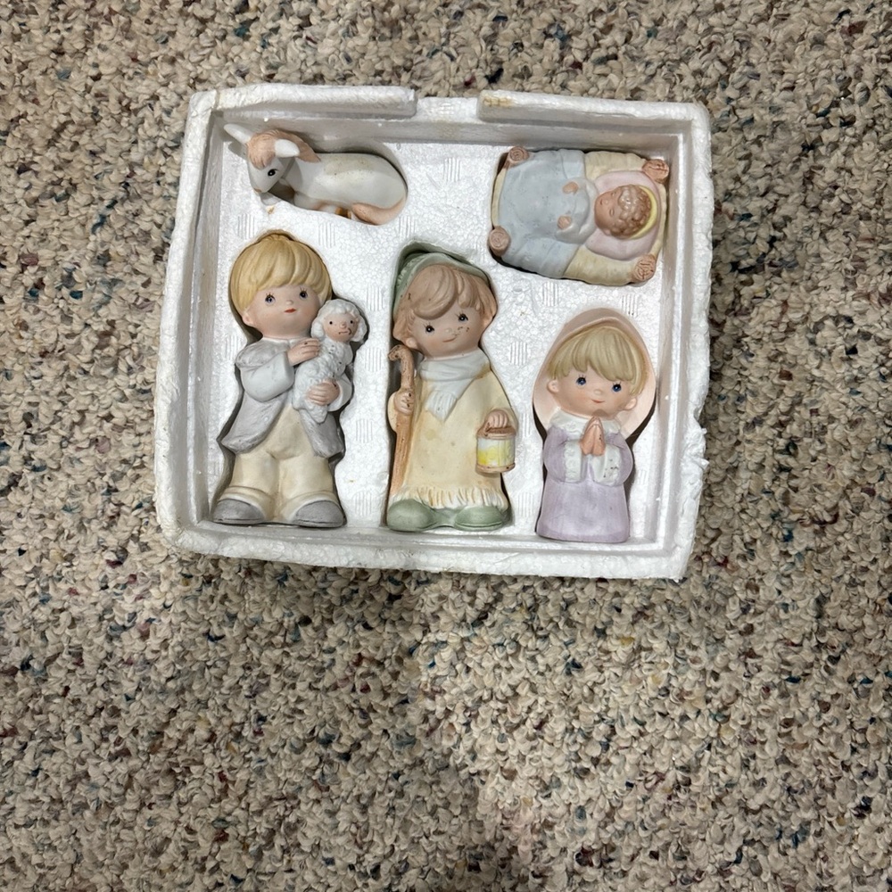 Precious Moments Pastel Nativity Figurine Set